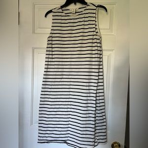 H&M maternity/nursing dress